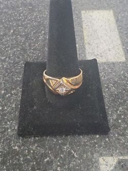 14kt YG Diamond Ring. SIZE 13. TDW: .21ct ASK FOR RYAN.