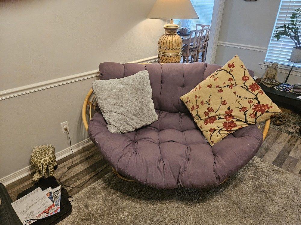 Like New Double Papasan
