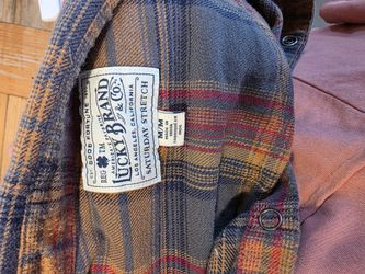 Lucky brand size, medium pearl, snap button up