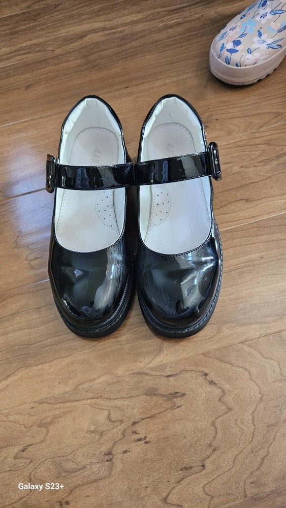 Marry Jane Style Shoe For Girls 