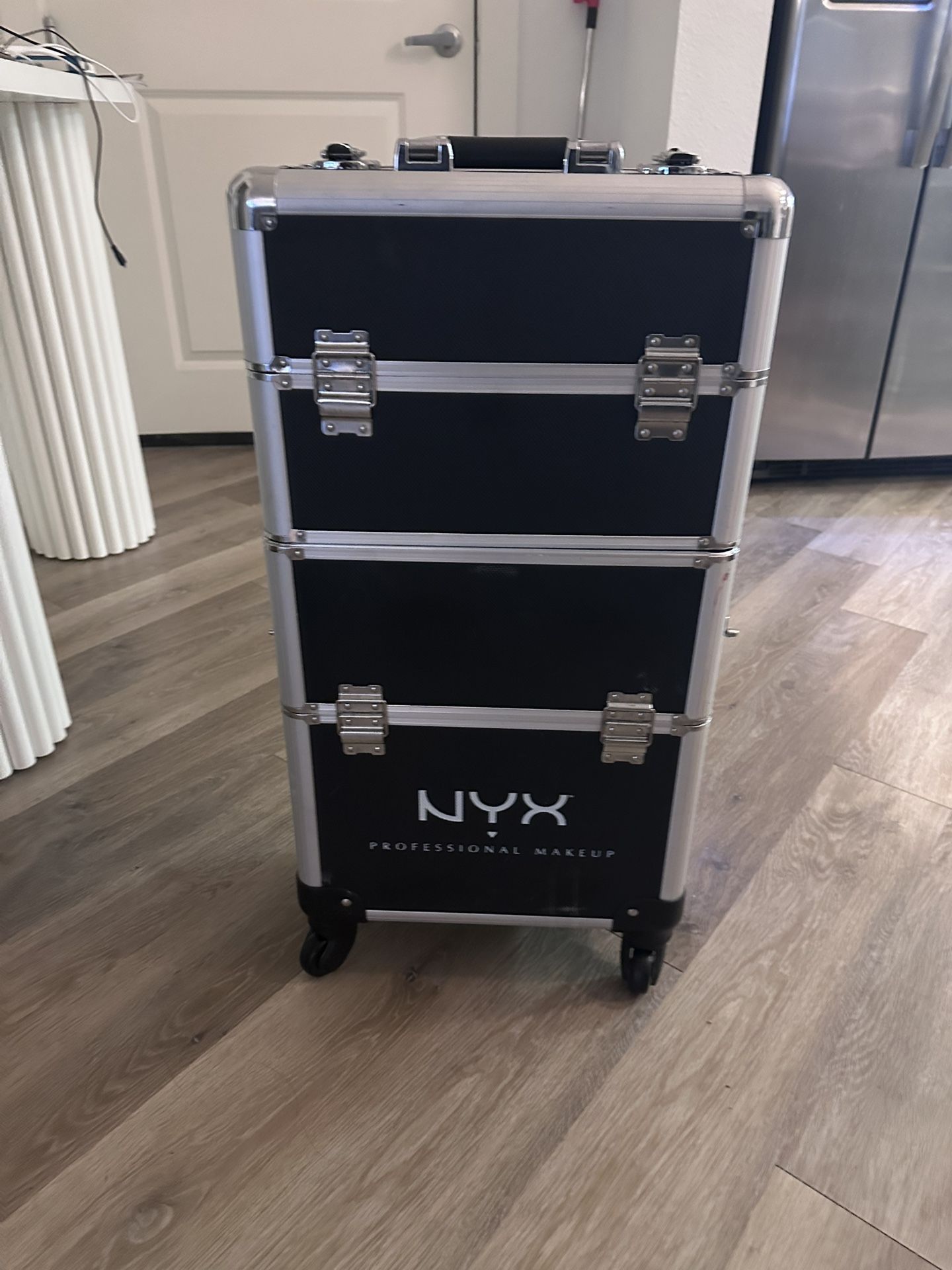 NYX Professional Makeup Artist Train Case 4 Tier