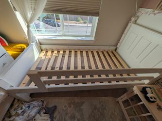 Twin size wood bedframe with drawers