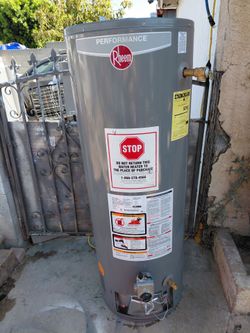 RHEEM 50 GALLON WATER HEATER FREE INSTALL & HOSES