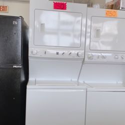 🔥Kenmore White Washer And Gas dryer Stackable🔥 