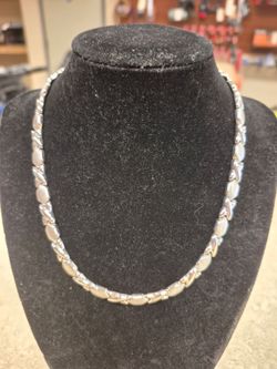 14k White Gold Hugs and Kisses Necklace 16"