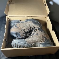 Waterproof Hiking Boots Men’s 9 Used HI-TEK — Great condition