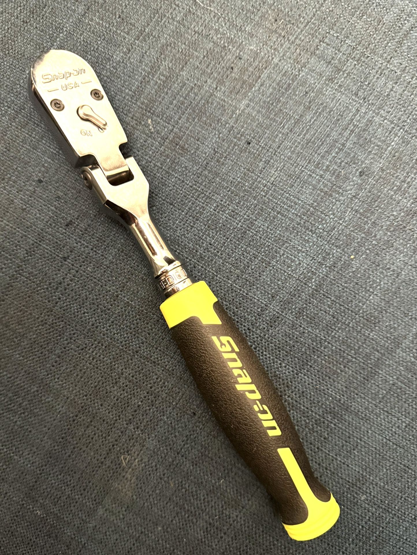 New Snap-on High Viz 3/8" Drive Cynergy Soft Grip Flex-Head Ratchet Grip