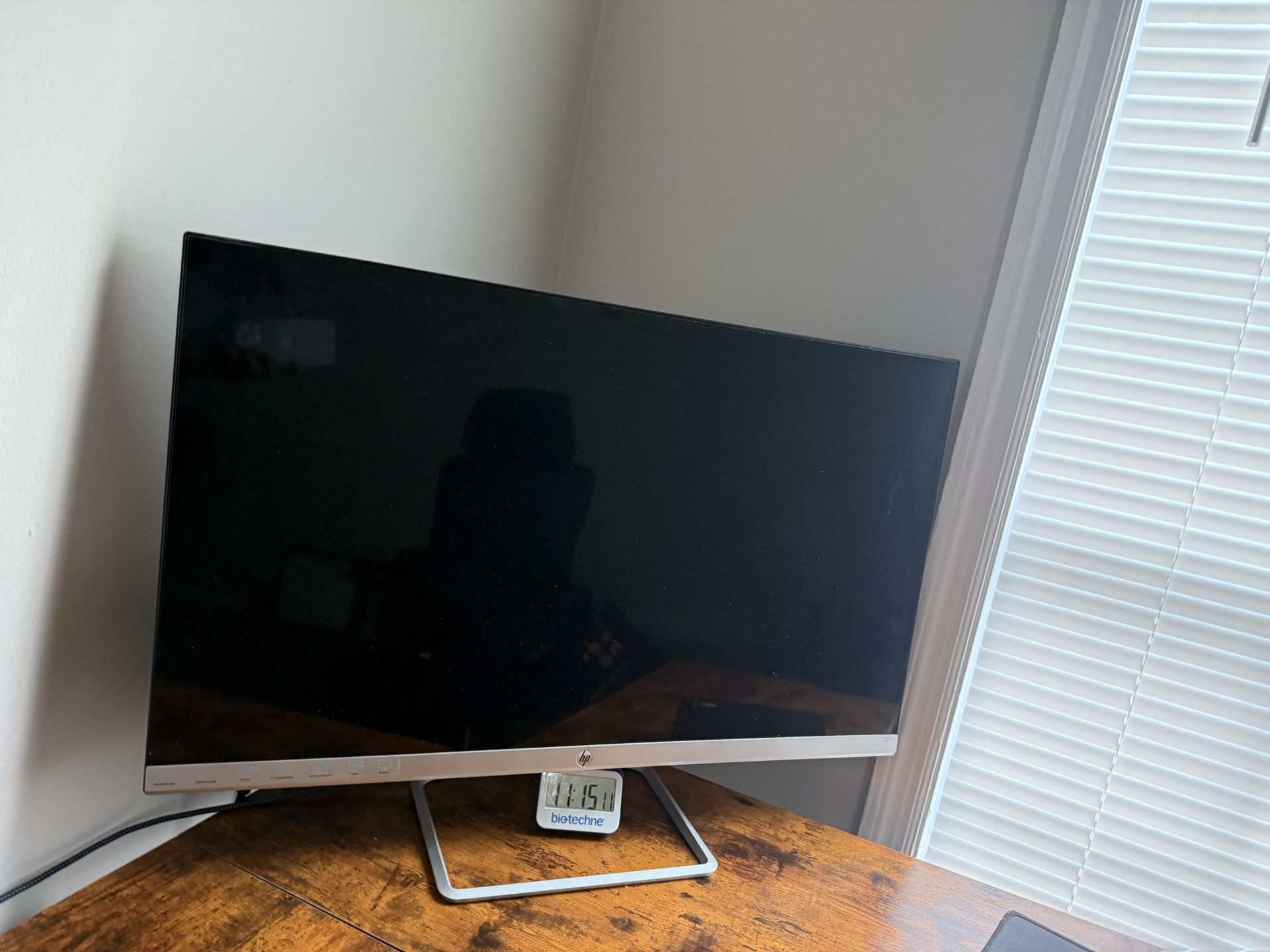 32” HP Monitor in Good Condition