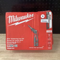  Milwaukee M12 12-Volt Lithium-Ion Cordless Soldering Iron Kit with (1) 1.5Ah Batteries, Charger & Hard Case