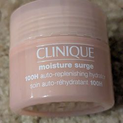 Clinique moisture surge 