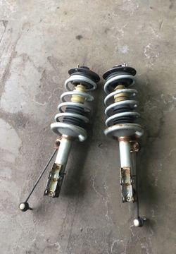 Front strut Chevy Malibu 2004 to 2012 fits.
