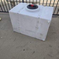 100 Gallon Water Tank