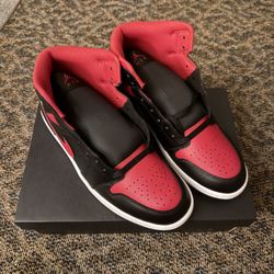 Air Jordan 1 Mid Black/Red (Bred Style)