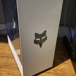 2 Gaming Desktops Gaming Keyboard And Mouse And 27 In Gaming Monitor 1000$ OBO