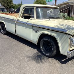 1968 Dodge D100