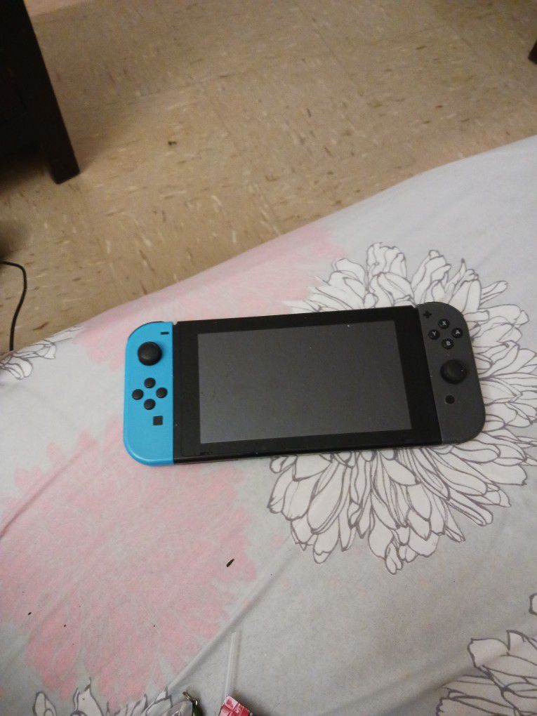 Nintendo  Switch 