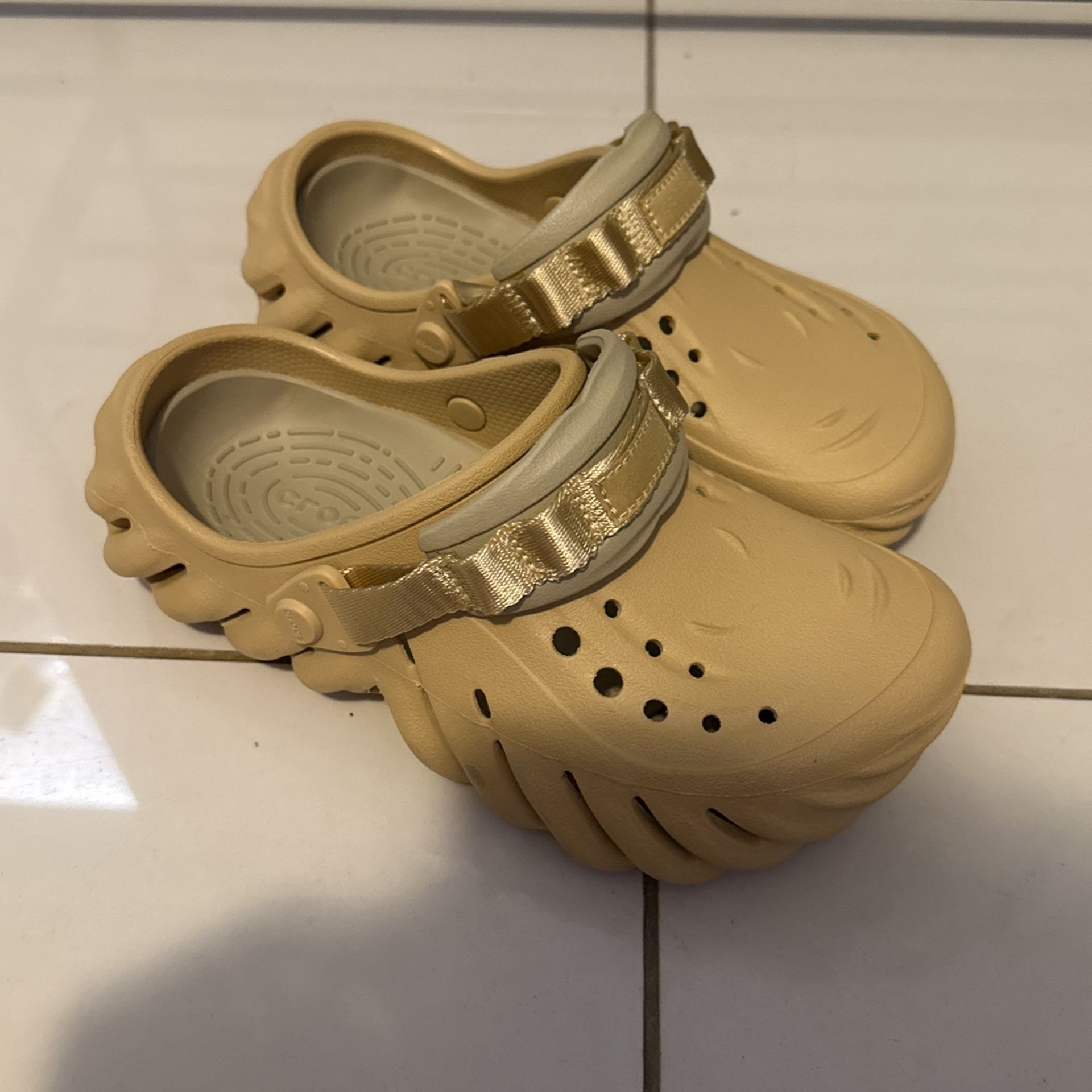 Crocs Echoes