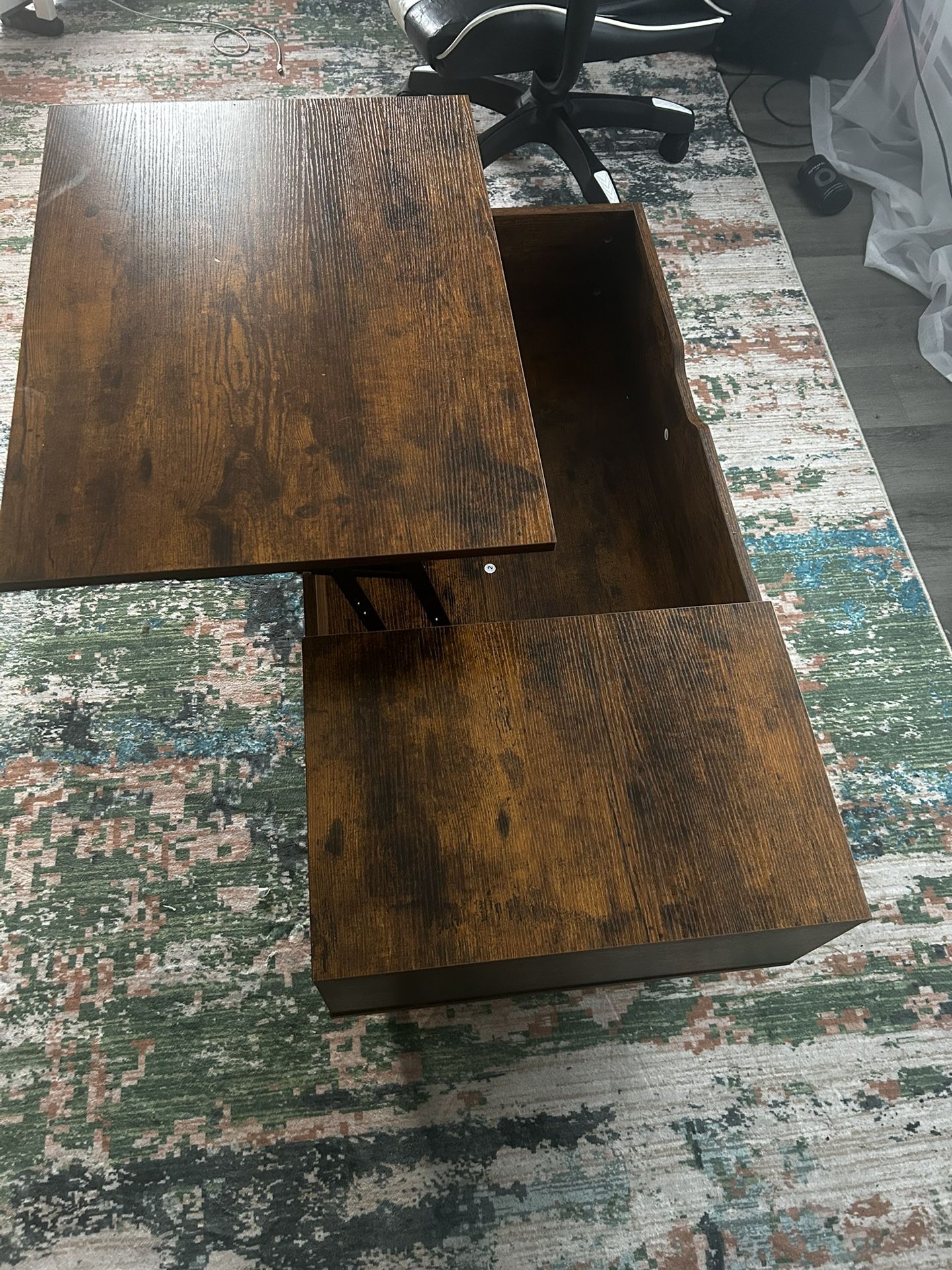 Brand New Coffee Table With Lifting Lid
