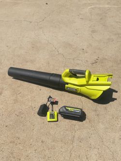 RYOBI 40V 120 MPH 550 CFM Cordless Battery Leaf Blower With 4.0 Ah Battery and Charger