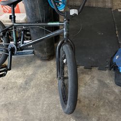  Haro Bike- Premium Dirt Bike