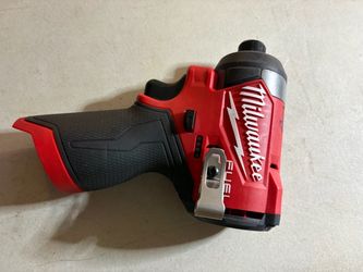 Milwaukee M12 Fuel Impact Driver