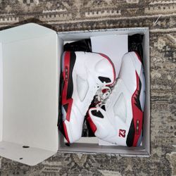 Jordan 5 Retro Fire Red Black Tongue Size 10.5 Men New 