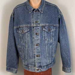 Mens Levie Denim/ Jean Trucker jacket large