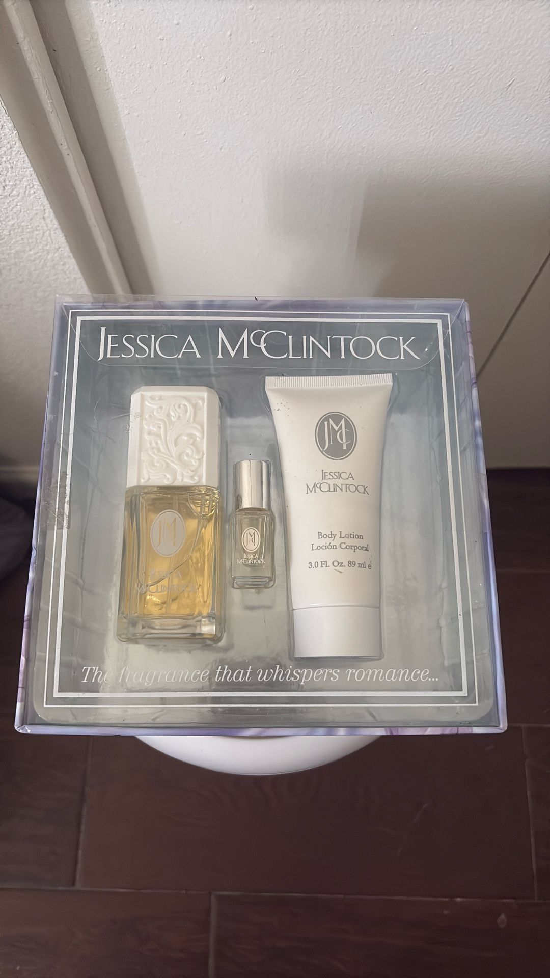 Jessica McClintock Perfume And Lotion Set 