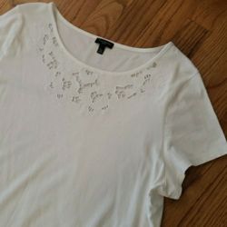 Talbots Petites White Short Sleeve Tee With Floral Emroidered Cut-Outs Size: XLP