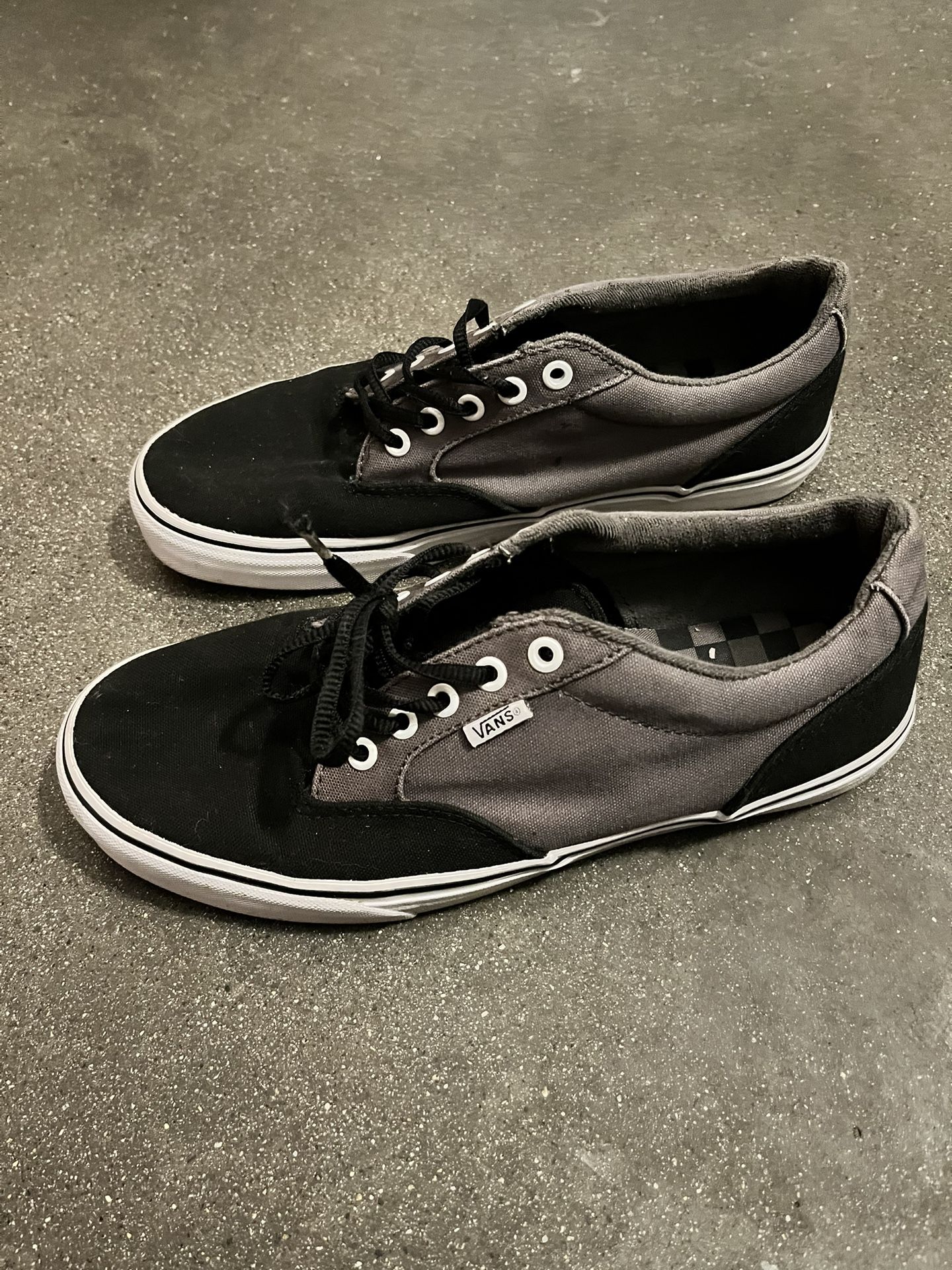 Size 9 Men’s Black And Grey Vans