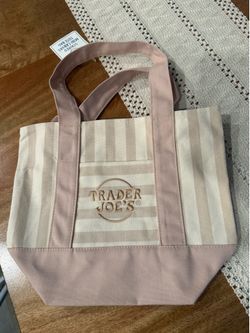 Beige Trader Joe’s bag