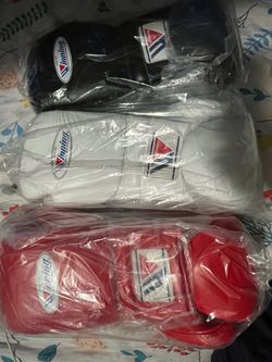 WINNING BOXING GLOVES