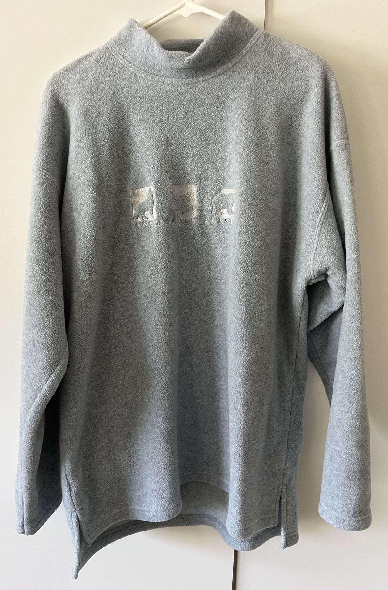Anchorage, Alaska Women’s Light Blue Size XL Pullover Fleece by Everywear - NEW