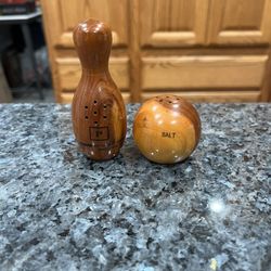 Souvenir Wooden Bowling Ball And Pin Pair If Salt And Pepper Shakers.  Preowned 