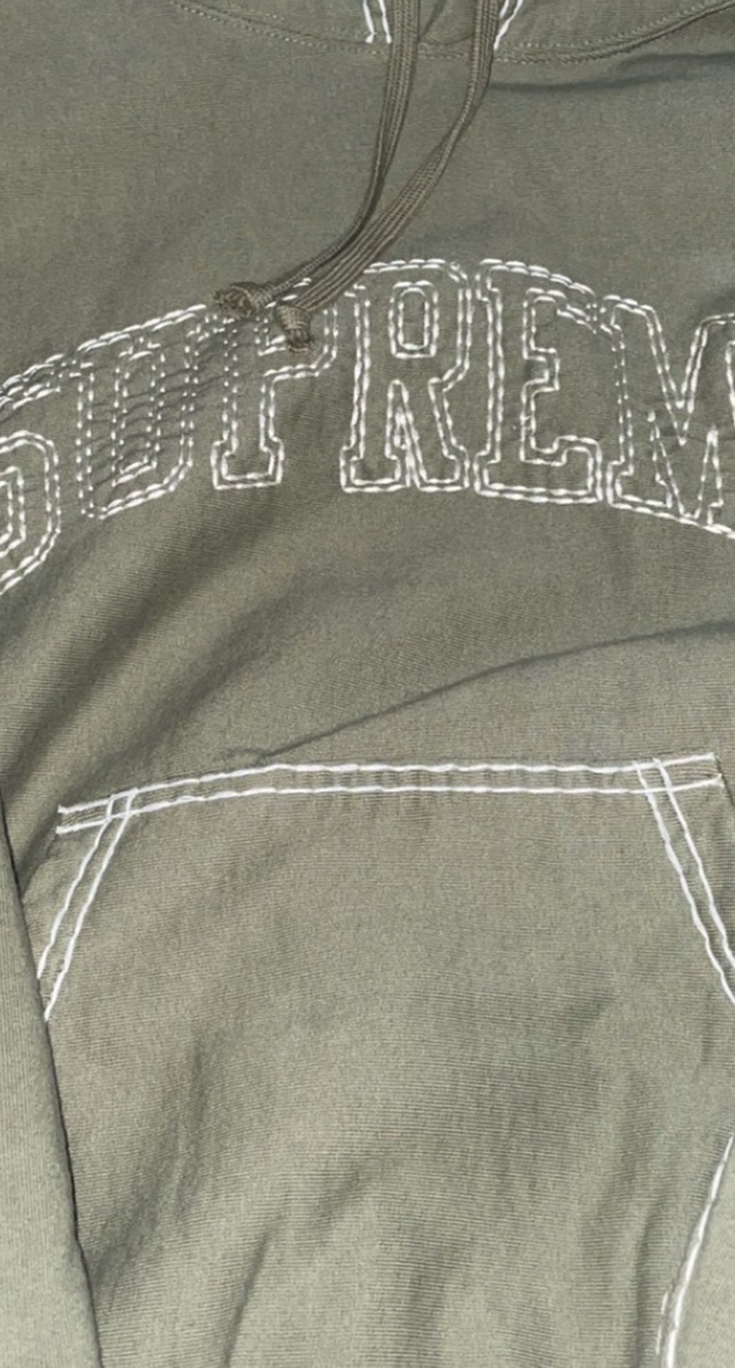 SUPREME HOODED SWEATSHIRT