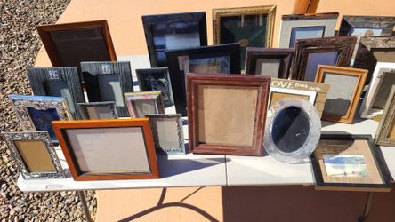 40 Picture Frames 