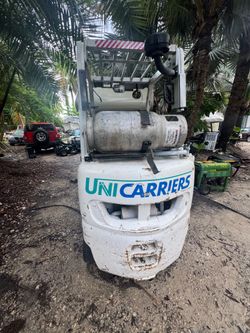 2013 Uni Carriers forklift