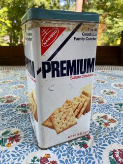 1950s Nabisco premium cracker metal canister