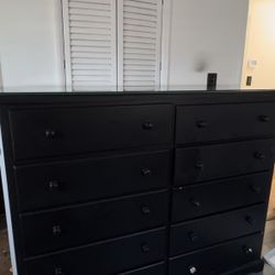 Black Drawers