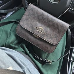 Coach purse With Shoulder Strap 