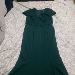 Green Mermaid Cut Style Dress Size M