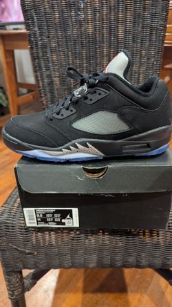 Jordan V Low Golf 9.5