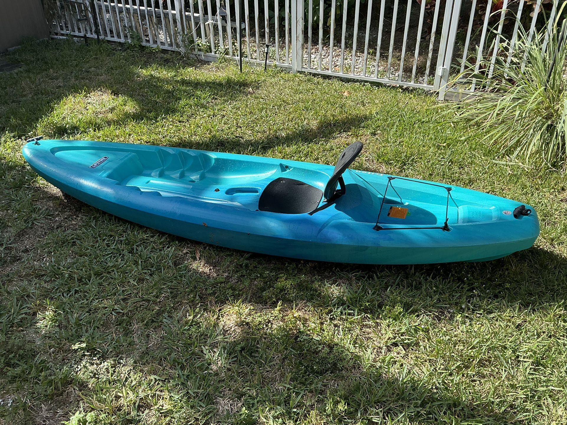 Lifetime Triton 100 Sit On Top 10ft Kayak 275lb Weight Limit With Paddle Blue Water Sports