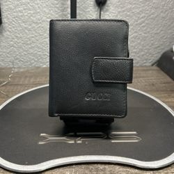 Woman’s Black Wallet