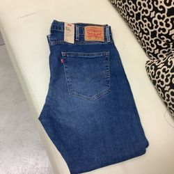 Pantalon   Talla 38. Levi’s