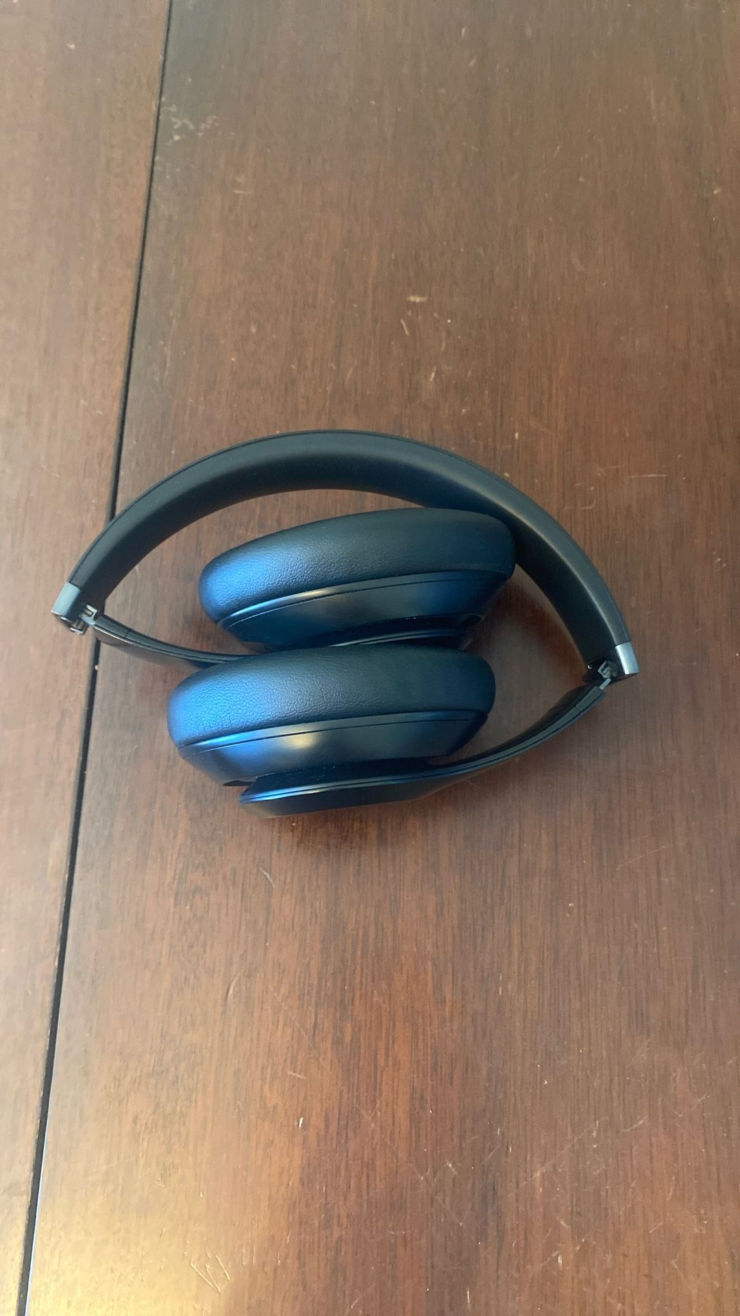 Beat studio pro headphones