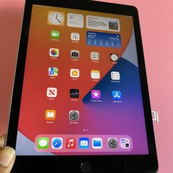 Apple IPad 7th Generation (10.2” Retina / Touch ID / 2019 model) 32GB Wifi + cellular (T-mobile, AT&T, Verizon etc/LTE) with Accessories