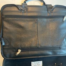 Targus Laptop Bag With 3 Compartments 