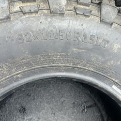 Side by Side 3 Tires 32x11.5 R5LT