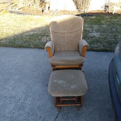 Glider Chair With Glider Ottoman With Oak Frame